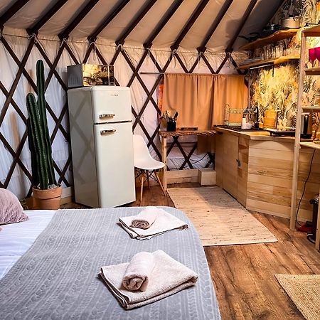 Aloha Glamp - Okragle Domki Przy Rzece - Balia I Sauna - Energylandia Zagornik Экстерьер фото