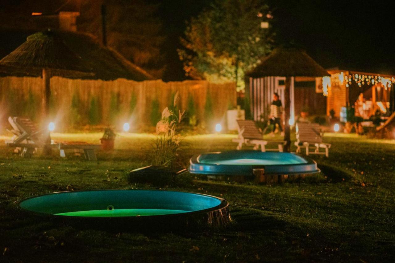 Aloha Glamp - Okragle Domki Przy Rzece - Balia I Sauna - Energylandia Zagornik Экстерьер фото