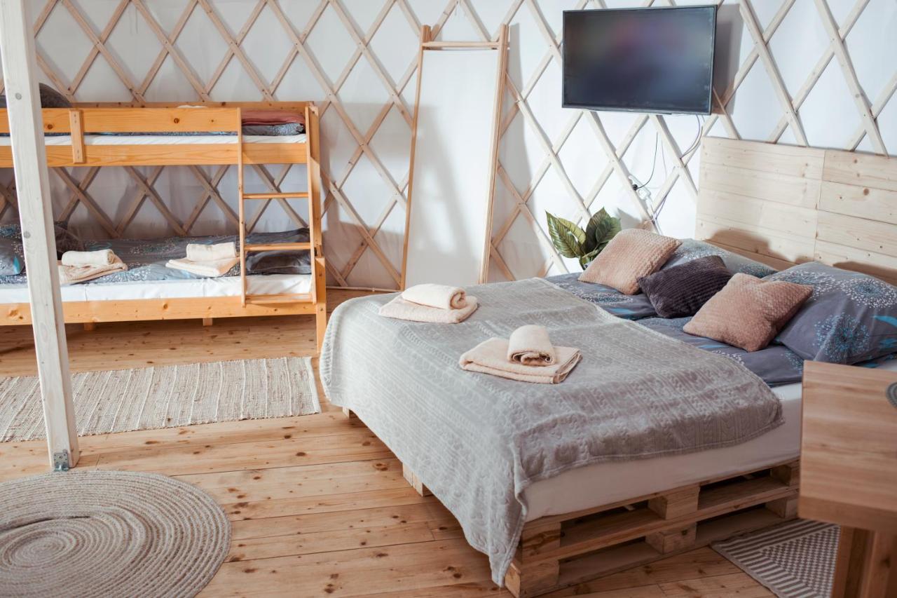 Aloha Glamp - Okragle Domki Przy Rzece - Balia I Sauna - Energylandia Zagornik Экстерьер фото