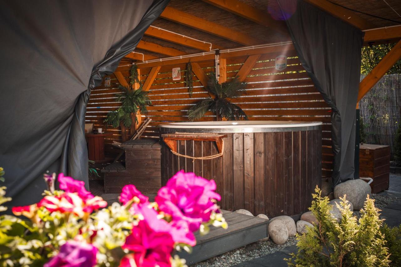 Aloha Glamp - Okragle Domki Przy Rzece - Balia I Sauna - Energylandia Zagornik Экстерьер фото