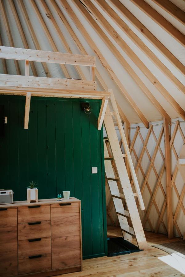 Aloha Glamp - Okragle Domki Przy Rzece - Balia I Sauna - Energylandia Zagornik Экстерьер фото
