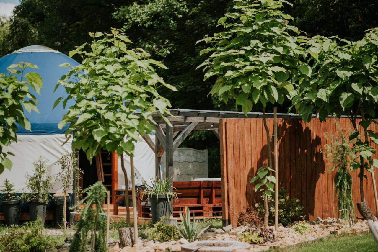 Aloha Glamp - Okragle Domki Przy Rzece - Balia I Sauna - Energylandia Zagornik Экстерьер фото