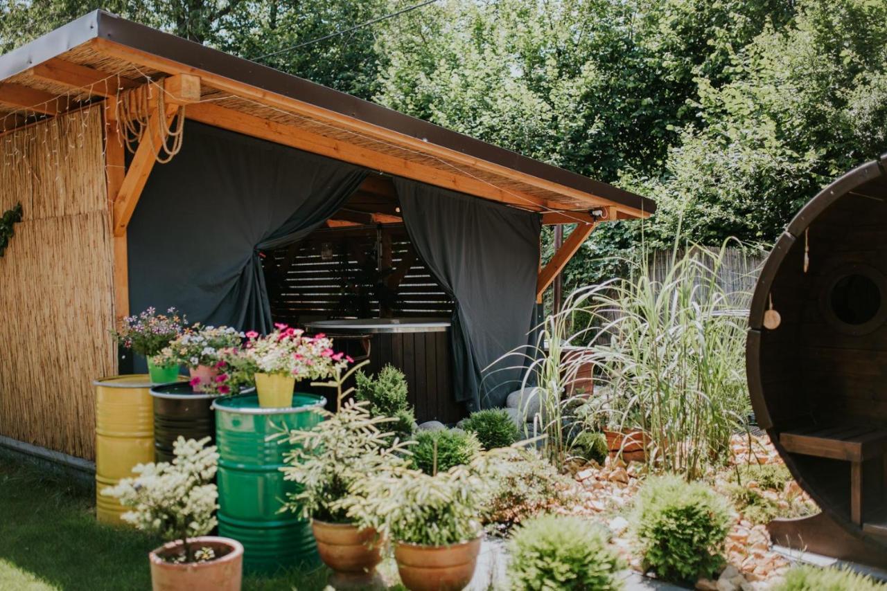 Aloha Glamp - Okragle Domki Przy Rzece - Balia I Sauna - Energylandia Zagornik Экстерьер фото