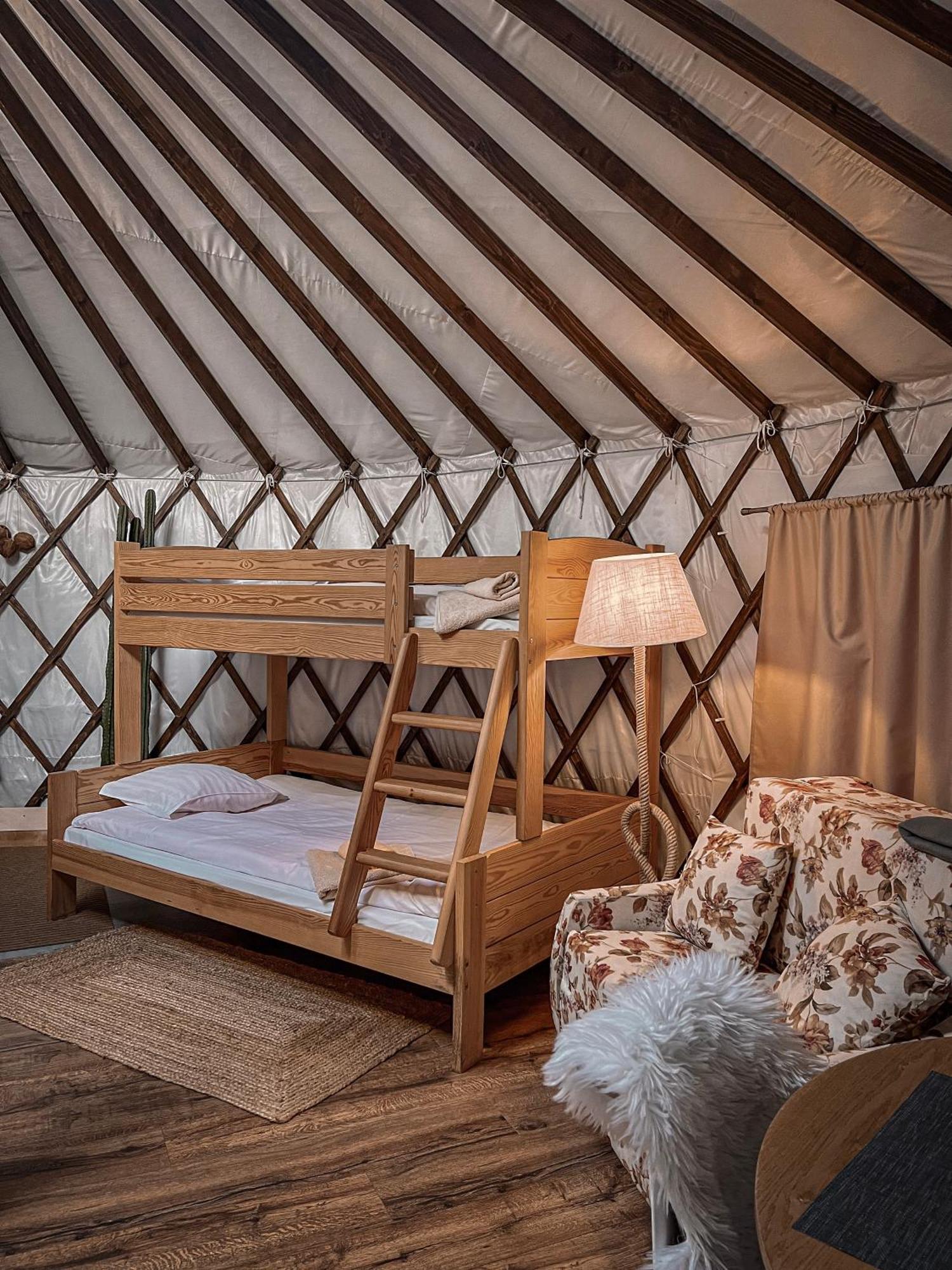 Aloha Glamp - Okragle Domki Przy Rzece - Balia I Sauna - Energylandia Zagornik Номер фото